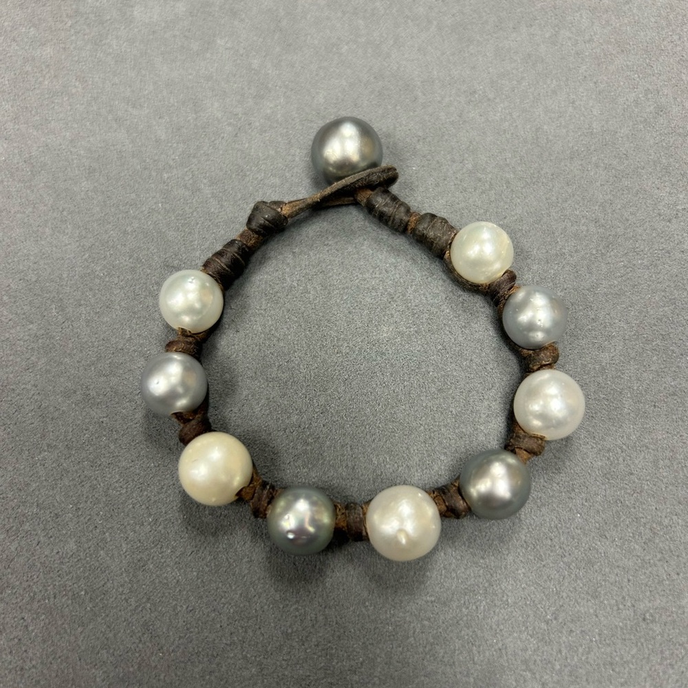 Wendy Mignot All Around Tahitian and White Pearl Bracelet